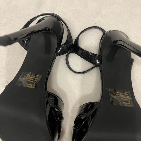 Steve Madden LESSA COGNAC PATENT - Picture 3 of 13